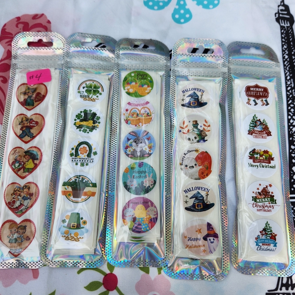 Five Hundred Assorted Seasonal Stickers # 4. - Picture 7 of 7
